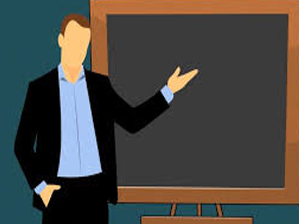 Rajasthan News: हजारों शिक्षकों की नौकरी पर मंडरा रहे संकट के बादल, इस वजह से अब जल्द ही गिर सकती है गाज!