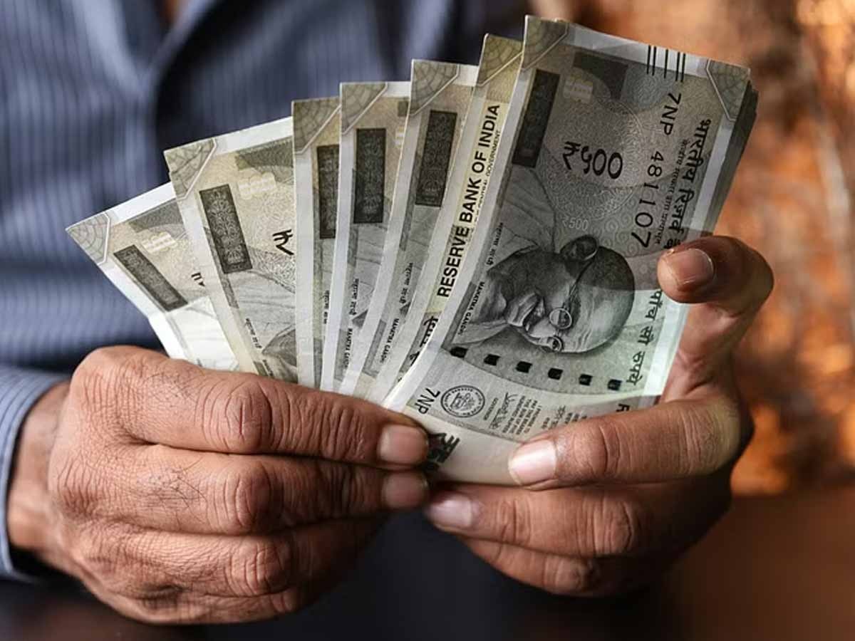 Salary Incriment: 5-7 या फ‍िर 10 प्रत‍िशत, अगले साल क‍ितनी बढ़ने वाली है आपकी सैलरी, अभी से हुआ खुलासा