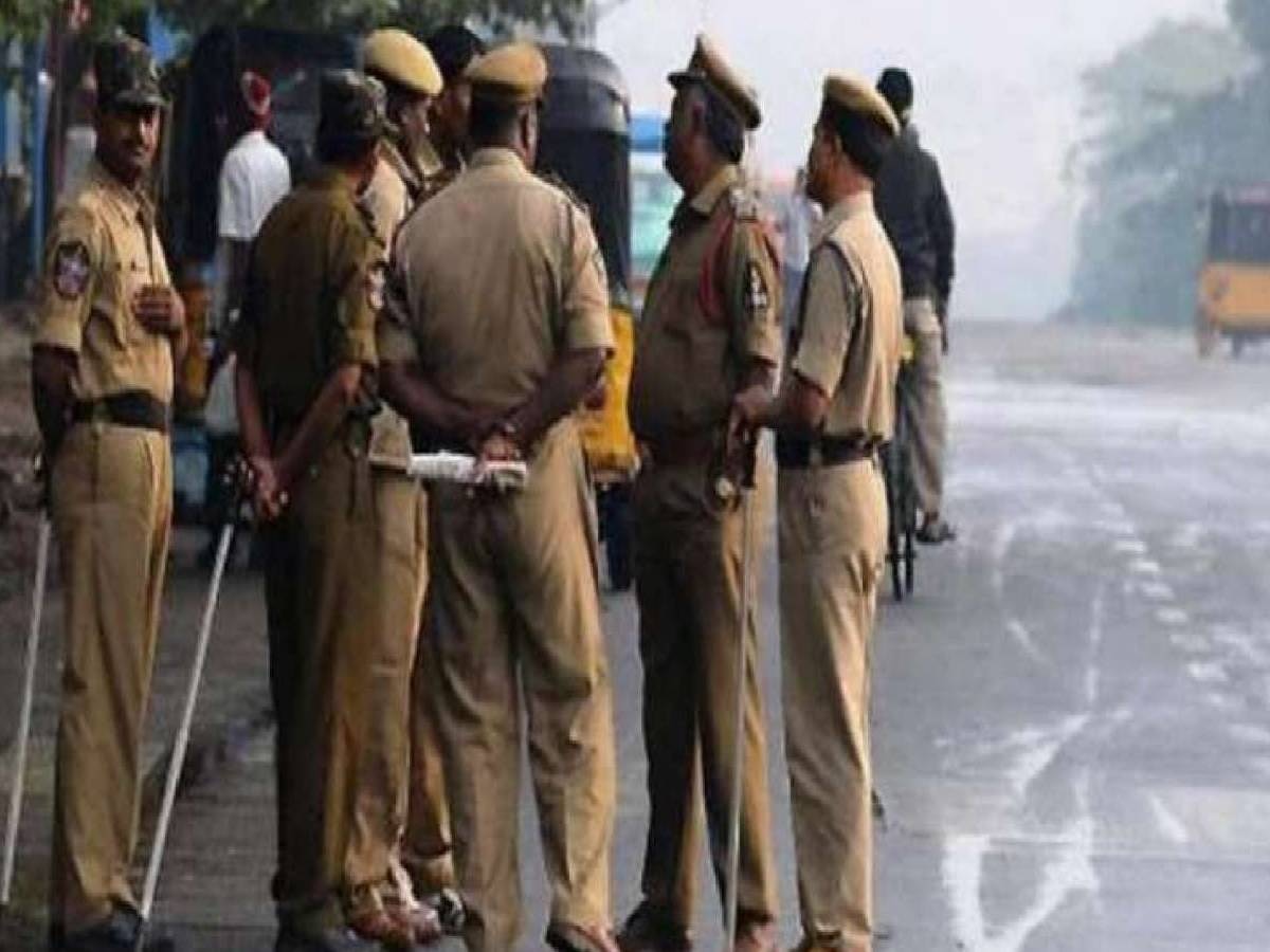 Ghaziabad: नकली पहचान बताकर मंदिर में घुसे दूसरे समुदाय के युवक, रामलीला में निभाते थे ये अहम किरदार