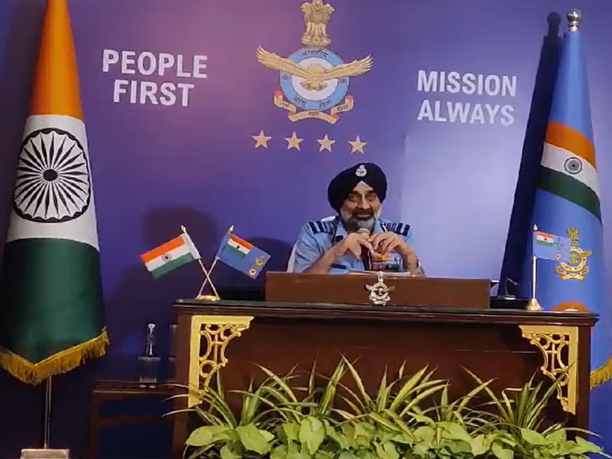 Air Force Chief AP Singh: क्या भारत को चाहिए आयरन डोम? एयरफोर्स चीफ का जवाब सुनकर दुश्मनों के छूट जाएंगे छक्के