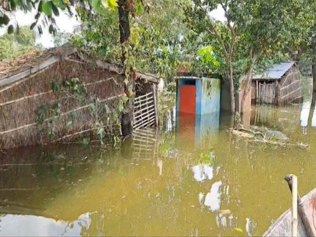 बाढ़ पीड़ितों का हाल बेहाल