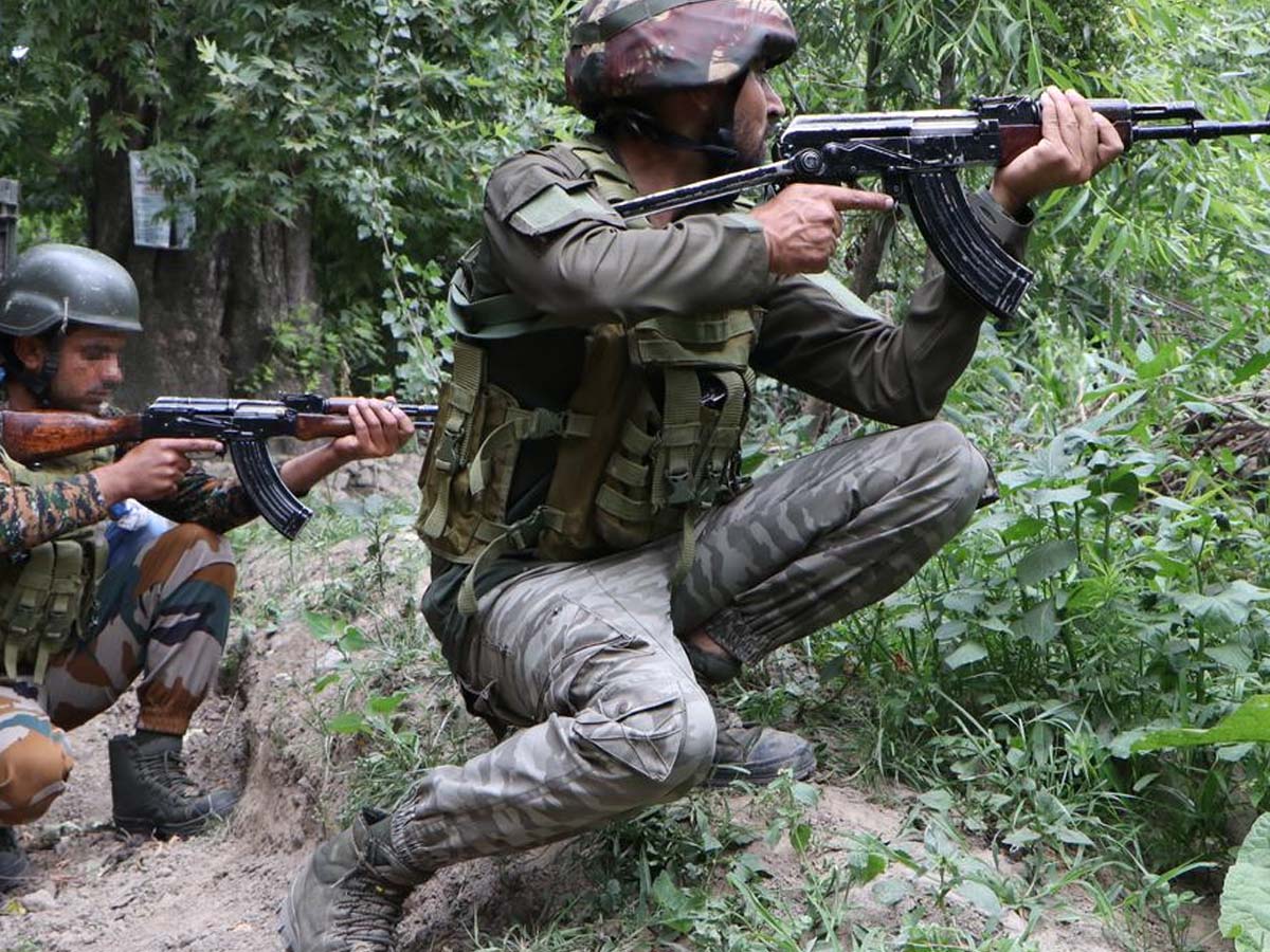 J&K News: जम्मू व कश्मीर में दो आतंकवादी ढेर; जम्मू के कुपवारा में घुसपैठी की कोशिश नाकाम J&K News: जम्मू व कश्मीर में दो आतंकवादी ढेर; जम्मू के कुपवारा में घुसपैठी की कोशिश नाकाम