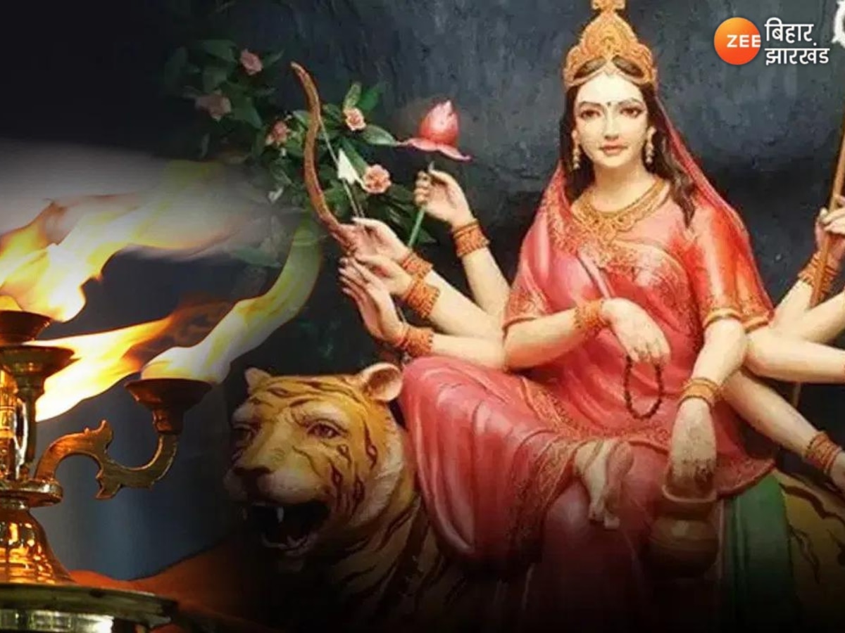 Navratri 2024 3rd Day: मां चंद्रघंटा को प्रिय है पीले या सुनहरे रंग के कपड़े, ऐसे करें विधि-विधान से पूजा