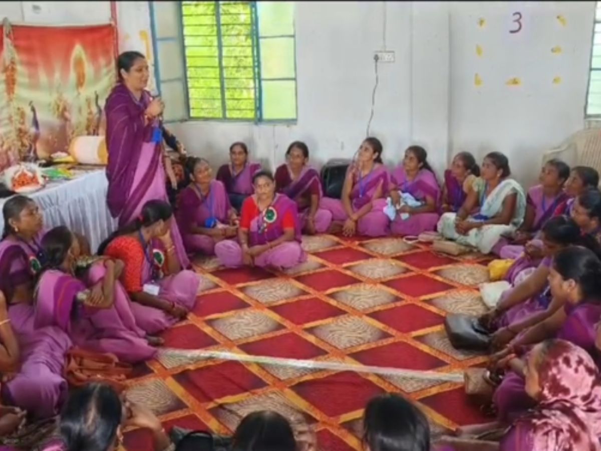 Dungarpur News: डूंगरपुर ICDS ऑफिस परिसर में आंगनवाड़ी शिक्षिका मेला "झिलमिल" का आयोजन, 212 कार्यकर्ताओ ने लिया भाग Dungarpur News: डूंगरपुर ICDS ऑफिस परिसर में आंगनवाड़ी शिक्षिका मेला "झिलमिल" का आयोजन, 212 कार्यकर्ताओ ने लिया भाग