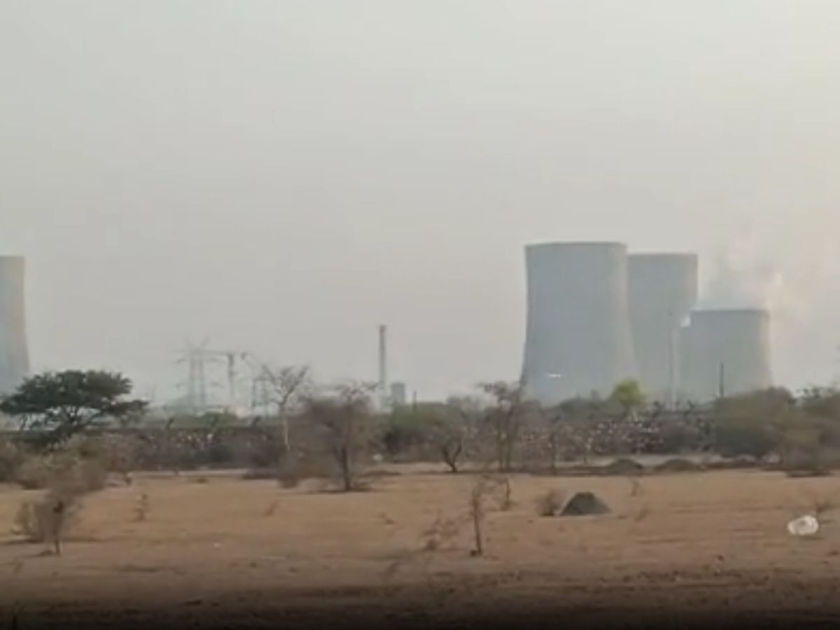 Chittorgarh News: परमाणु बिजली घर में काम के दौरान बड़ा हादसा, ठेका कर्मी की आंख में गिरा एसिड, मामलें को दबाने में... Chittorgarh News: परमाणु बिजली घर में काम के दौरान बड़ा हादसा, ठेका कर्मी की आंख में गिरा एसिड, मामलें को दबाने में...