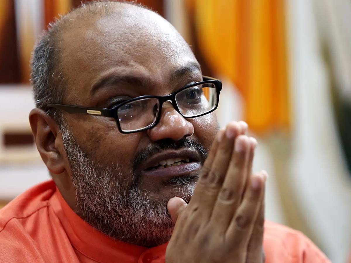 हिरासत में नरसिंहानंद! BJP विधायक ने आग में डाला घी; कहा- "मंदिर पर हमला करने वालों का हो एनकाउंटर" हिरासत में नरसिंहानंद! BJP विधायक ने आग में डाला घी; कहा- "मंदिर पर हमला करने वालों का हो एनकाउंटर"