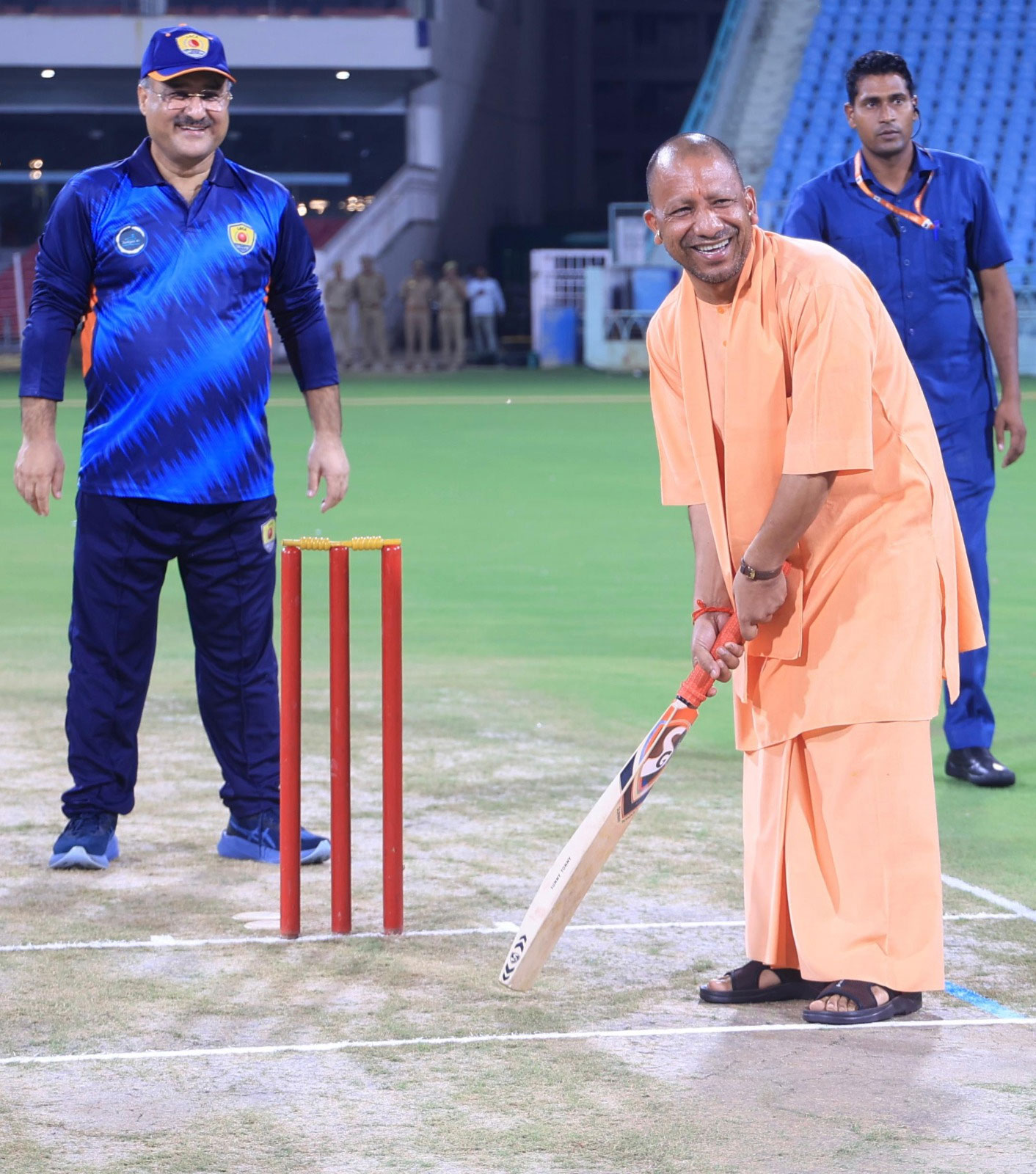 लखनऊ स्टेडियम में दिखाया दम