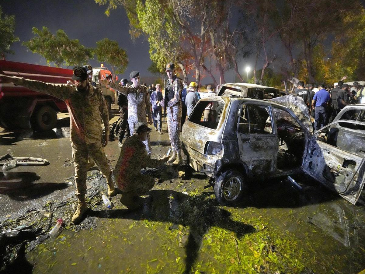 Pakistan Blast: कब, कैसे, कहां और किसने कराया ब्लास्ट? आवाज से गूंजा पूरा शहर Pakistan Blast: कब, कैसे, कहां और किसने कराया ब्लास्ट? आवाज से गूंजा पूरा शहर