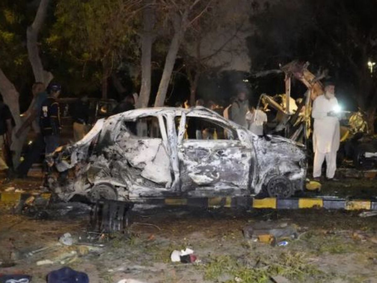 Karachi: ପାକିସ୍ତାନ କରାଚିରେ ବିସ୍ଫୋରଣ, ୨ ମୃତ, ଅନେକ ଆହତ Karachi: ପାକିସ୍ତାନ କରାଚିରେ ବିସ୍ଫୋରଣ, ୨ ମୃତ, ଅନେକ ଆହତ