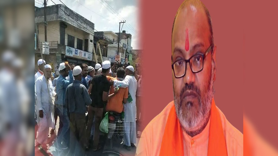 पैगंबर (स.) का अपमान करने वाले संत पर सरकार मेहरबान; विरोध करने पर जेल में ठूंसे जा रहे मुसलमान