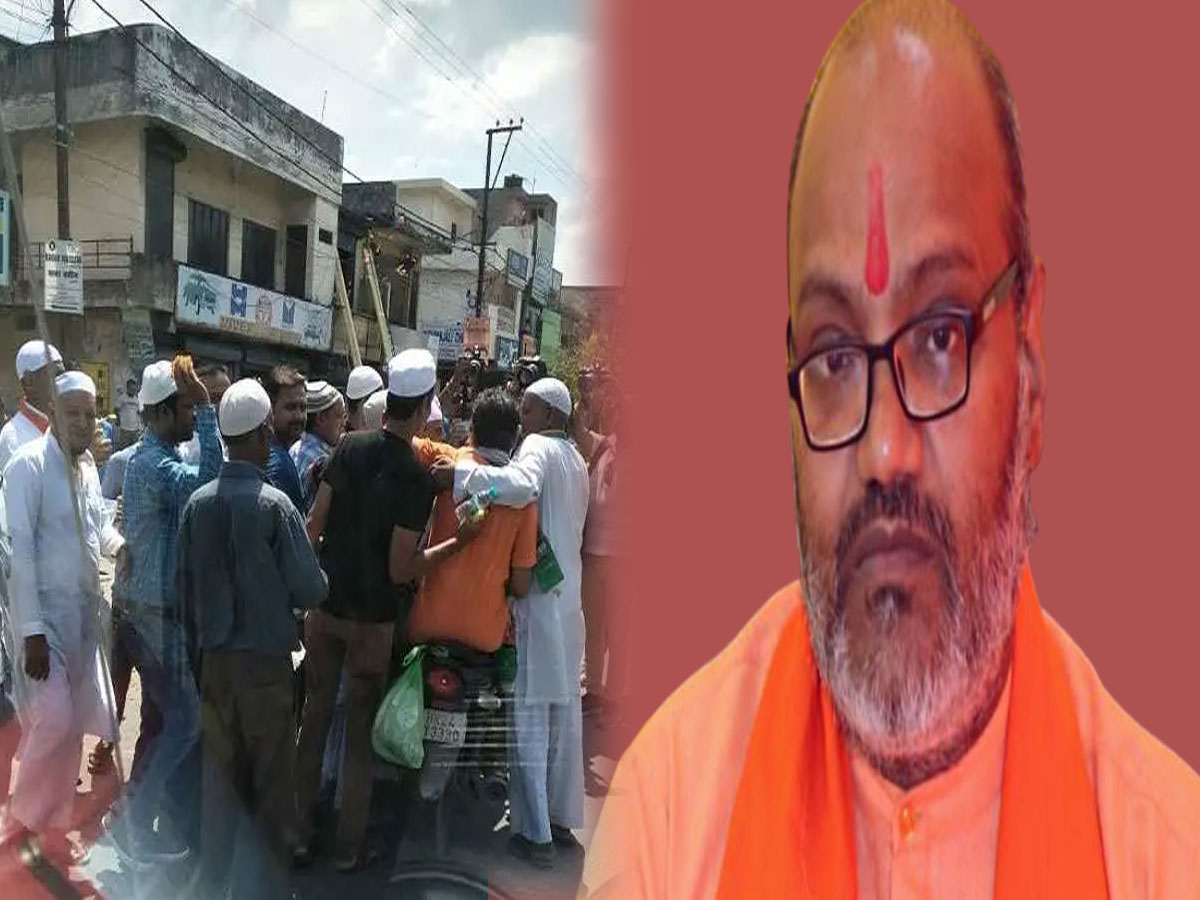 पैगंबर (स.) का अपमान करने वाले संत पर सरकार मेहरबान; विरोध करने पर जेल में ठूंसे जा रहे मुसलमान पैगंबर (स.) का अपमान करने वाले संत पर सरकार मेहरबान; विरोध करने पर जेल में ठूंसे जा रहे मुसलमान