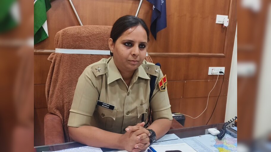 Dungarpur News:एसपी मोनिका सैन ने 8 थानाधिकारियों का किया ट्रांसफर