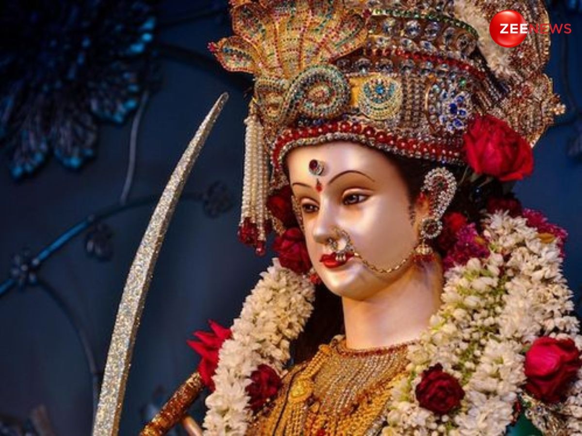 Shardiya Navratri 2024: नवरात्रि में जरूर करें इस चमत्कारी स्तोत्र का पाठ, मैया दूर करेंगी जीवन के संकट!