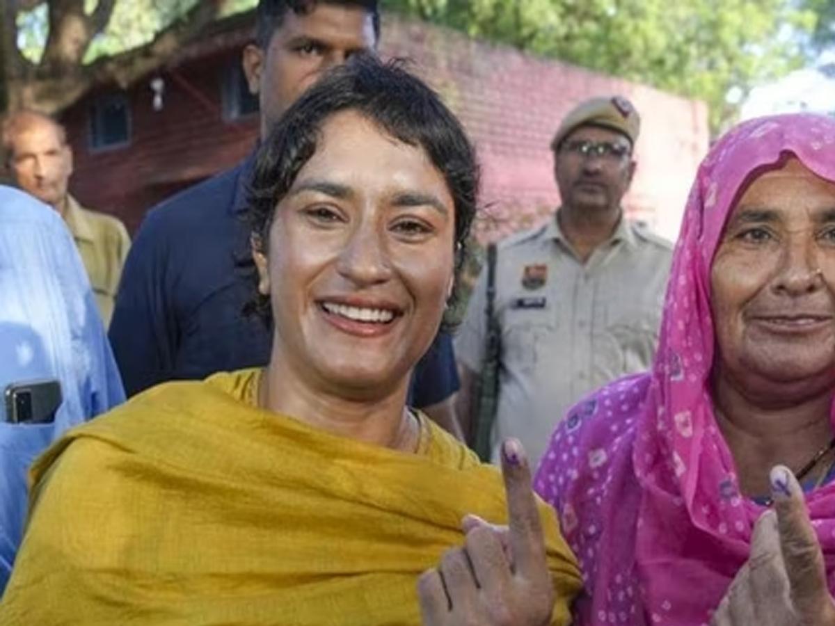 Julana election result 2024: जुलाना से 6015 जीतीं विनेश फोगाट, BJP को मिली शिकस्त Julana election result 2024: जुलाना से 6015 जीतीं विनेश फोगाट, BJP को मिली शिकस्त