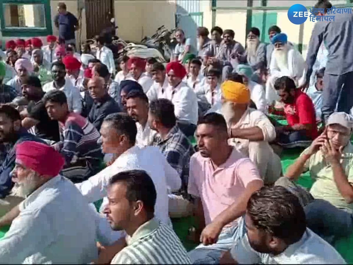 Mansa News: ਨਿੱਜੀ ਸਕੂਲ ਵਿੱਚ ਪੰਜਾਬੀ ਬੋਲਣ 'ਤੇ ਰੋਕ, ਵਿਦਿਆਰਥੀਆਂ ਤੇ ਸਕੂਲ ਸਟਾਫ਼ ਨੇ ਕੀਤਾ ਪ੍ਰਦਰਸ਼ਨ