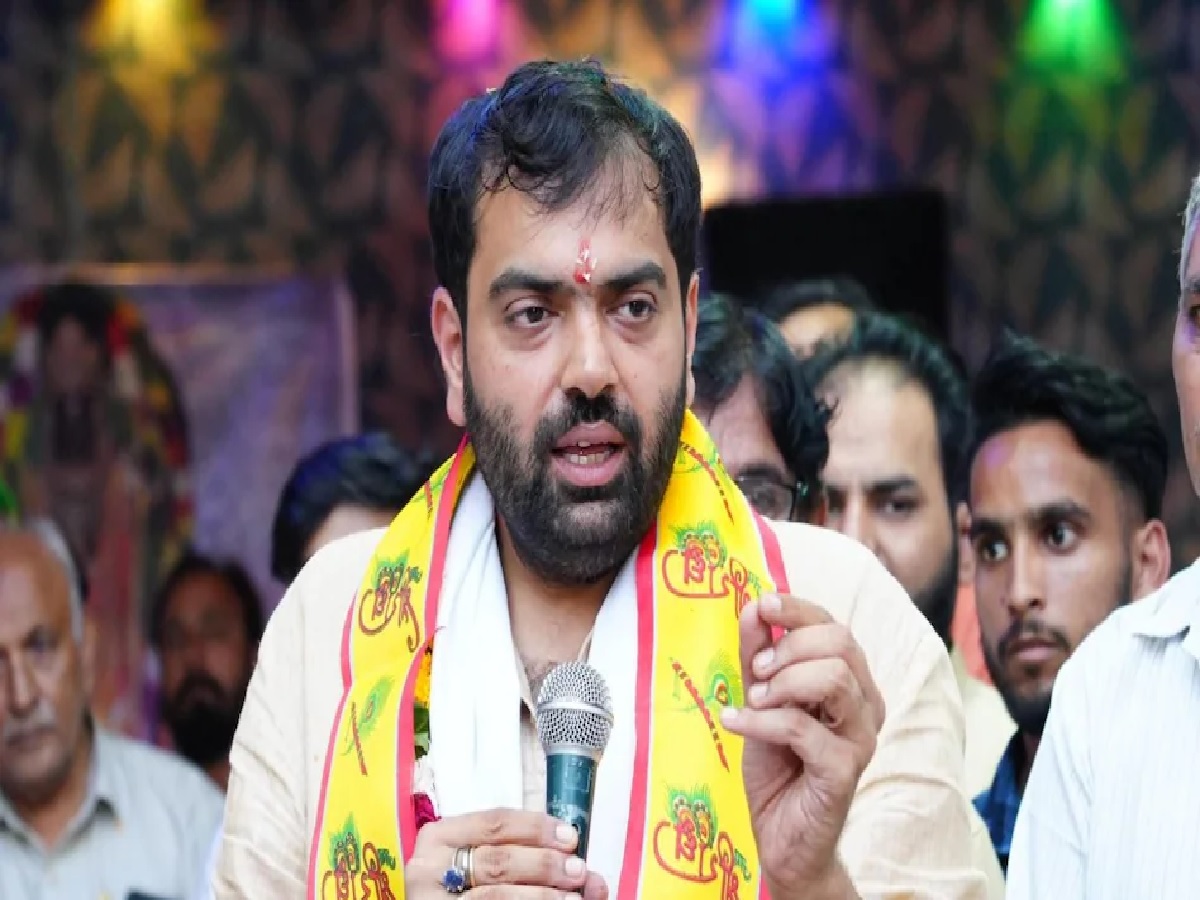 रेवाड़ी सीट से लालू प्रसाद यादव के दामाद चिरंजीव राव चुनाव हार गए हैं. रेवाड़ी सीट से लालू प्रसाद यादव के दामाद चिरंजीव राव चुनाव हार गए हैं.