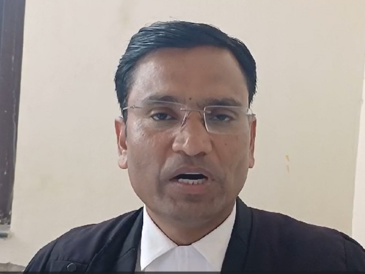 Jaipur News: हाईकोर्ट ने पुलिस थाना शिफ्ट करने पर लगाई रोक, डीजीपी से मांगा जवाब Jaipur News: हाईकोर्ट ने पुलिस थाना शिफ्ट करने पर लगाई रोक, डीजीपी से मांगा जवाब