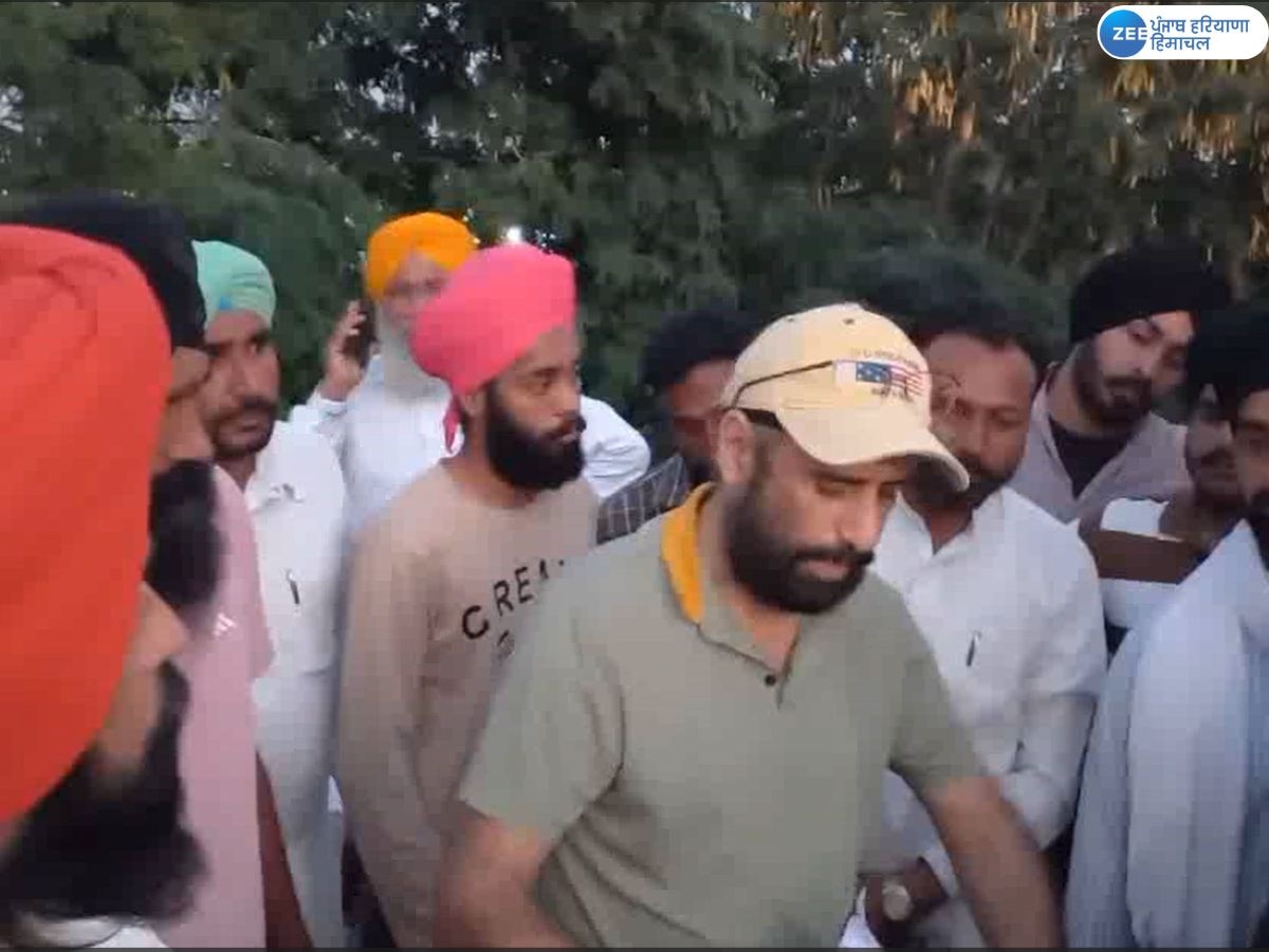 Rajasansi News: ਪੰਚਾਇਤੀ ਚੋਣਾਂ ਦੇ ਉੁਮੀਦਵਾਰਾਂ ਵੱਲੋਂ ਐਸਡੀਐਮ ਦਫਤਰ ਅੱਗੇ ਨਾਅਰੇਬਾਜ਼ੀ; ਰਿਟਰਨਿੰਗ ਅਫਸਰ ਖਿਲਾਫ਼ ਕਾਰਵਾਈ ਮੰਗੀ