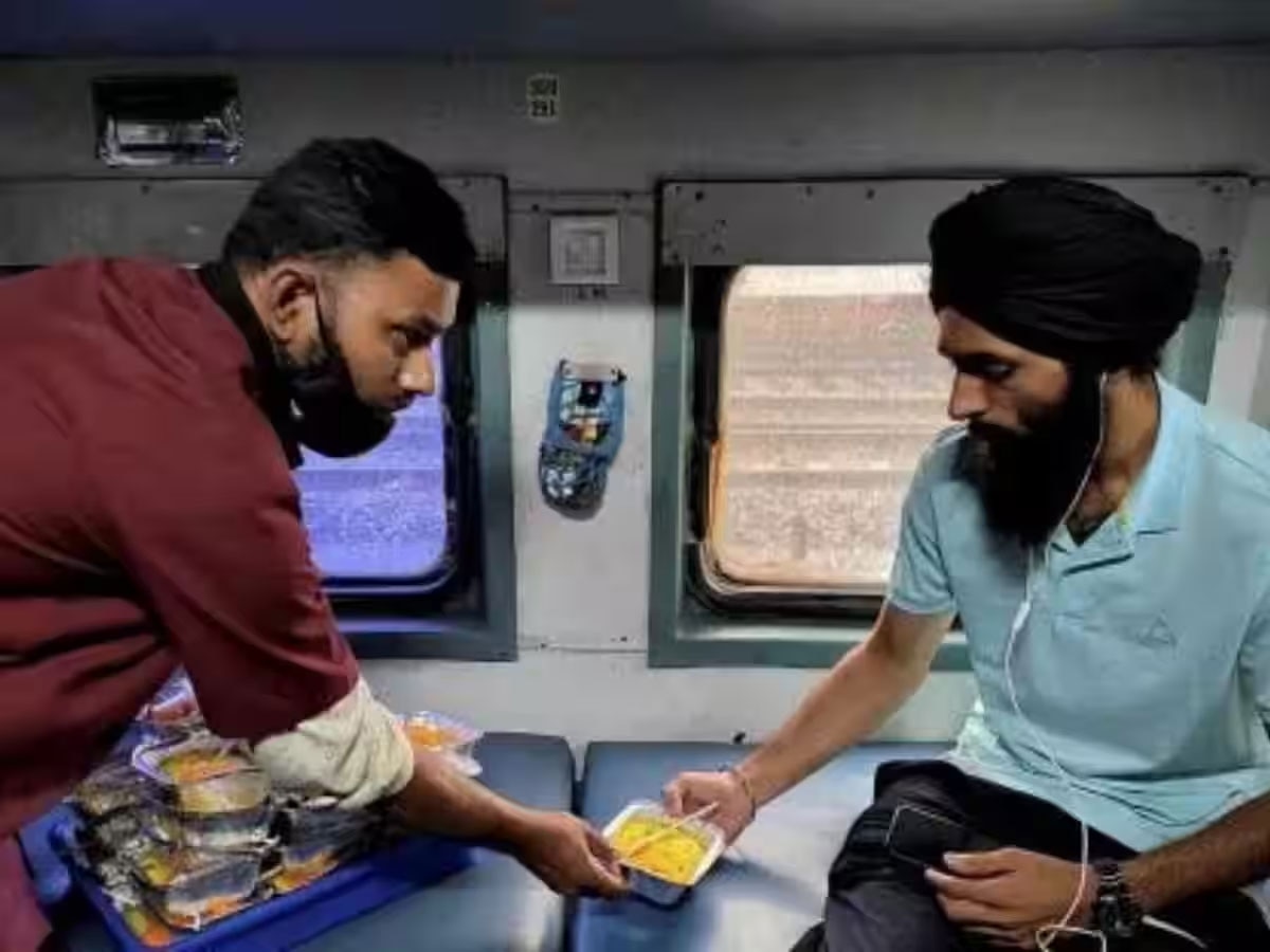 Indian Railways: नवरात्र‍ि में रेलवे ने कर दी यात्र‍ियों की मौज, सुनकर खुशी से उछल पड़े व्रत करने वाले