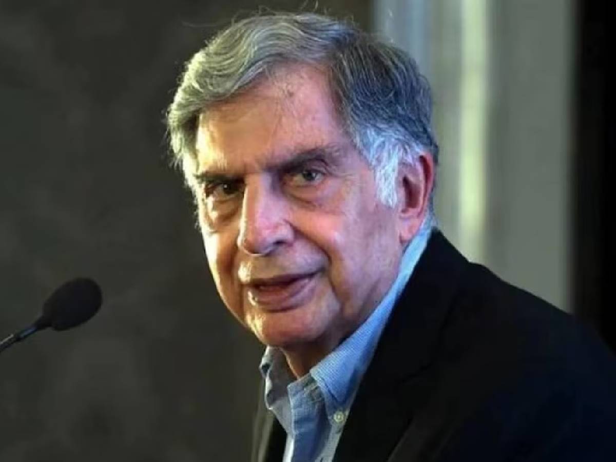 बिजनेसमैन रतन टाटा का हुआ निधन, 86 साल की उम्र में ली आखिरी सांस