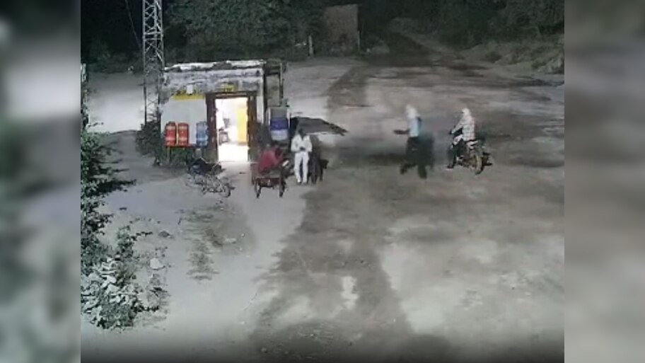 Sikar News: नीमकाथाना में बदमाशों के हौंसले बुलंद, पिस्तौल की नोक पर क्रेशर पर की लूट, वारदात सीसीटीवी में हुई कैद