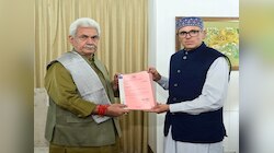 उमर अब्दुल्लाह ने सरकार बनाने का पेश किया दावा, LG को सौंपा MLAs का समर्थन पत्र