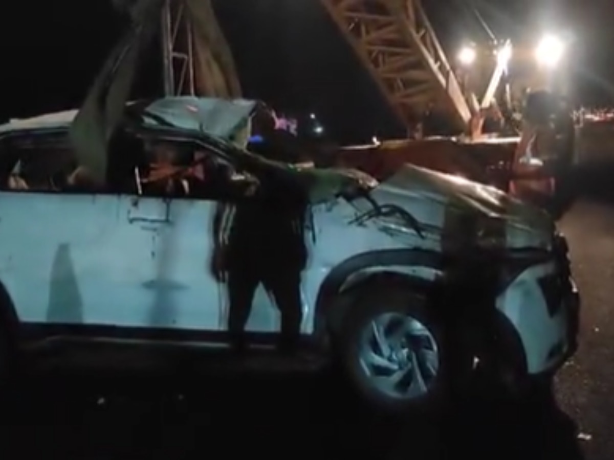 Alwar News: दिल्ली-मुंबई एक्सप्रेसवे पर भीषण सड़क हादसा, एक ही परिवार के तीन सदस्यों की दर्दनाक मौत Alwar News: दिल्ली-मुंबई एक्सप्रेसवे पर भीषण सड़क हादसा, एक ही परिवार के तीन सदस्यों की दर्दनाक मौत