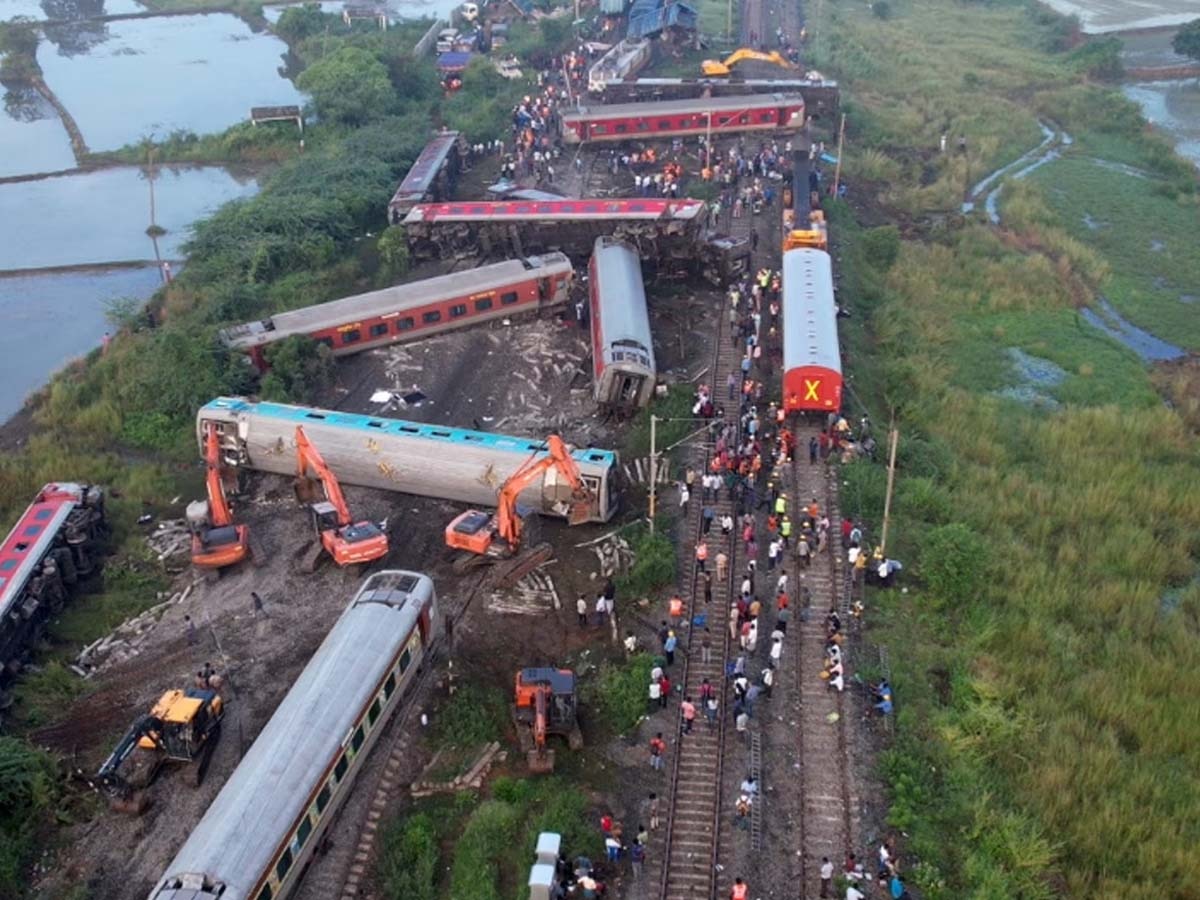 Indian Railways: तमिलनाडु में किनारे खड़ी थी मालगाड़ी, फिर कैसे जा भिड़ी 'बागमती एक्सप्रेस'? सामने आ गई वजह