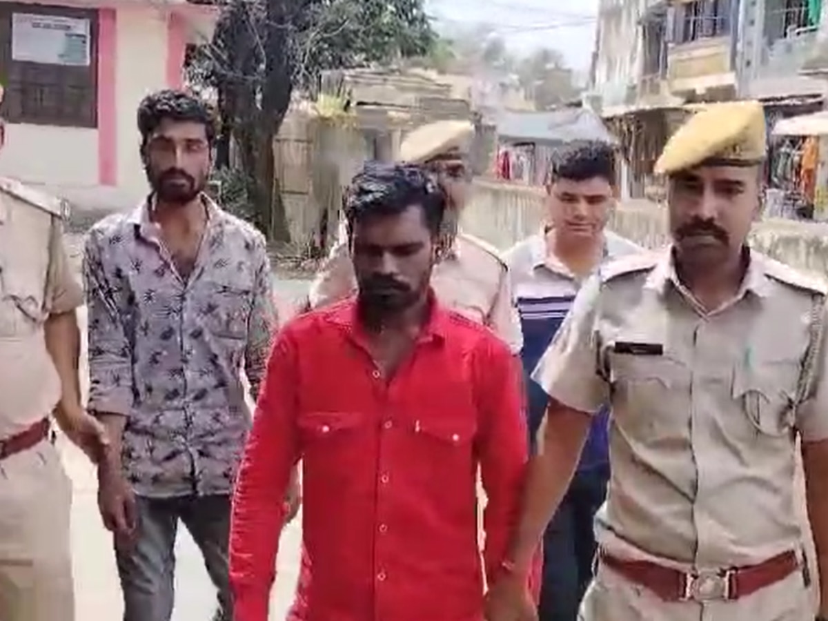 Pratapgarh News: प्रतापगढ़ पुलिस की बड़ी कार्रवाई, 11.4 ग्राम ब्राउन शुगर के साथ 2 लोगों को किया गिरफ्तार 