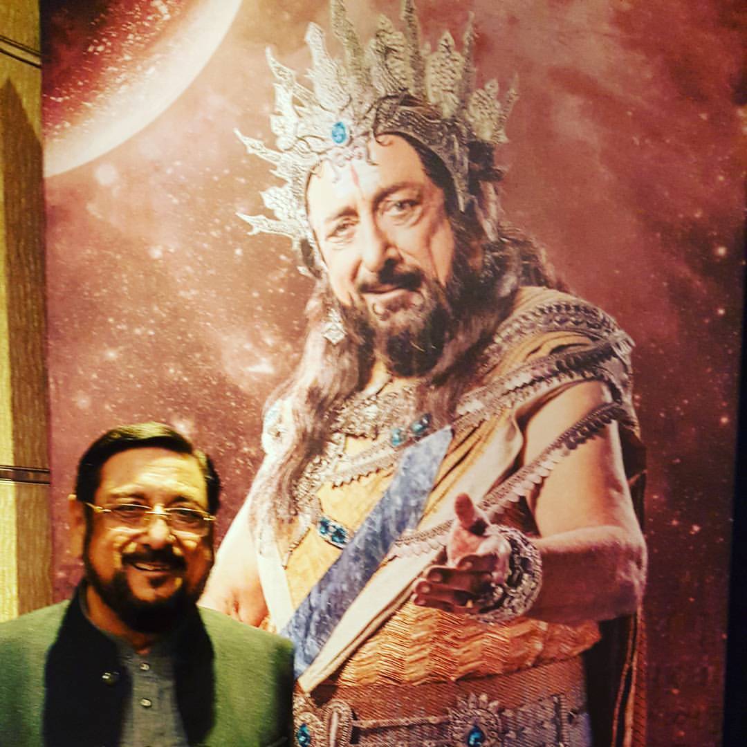 साथ की थी इंजीनियरिंग