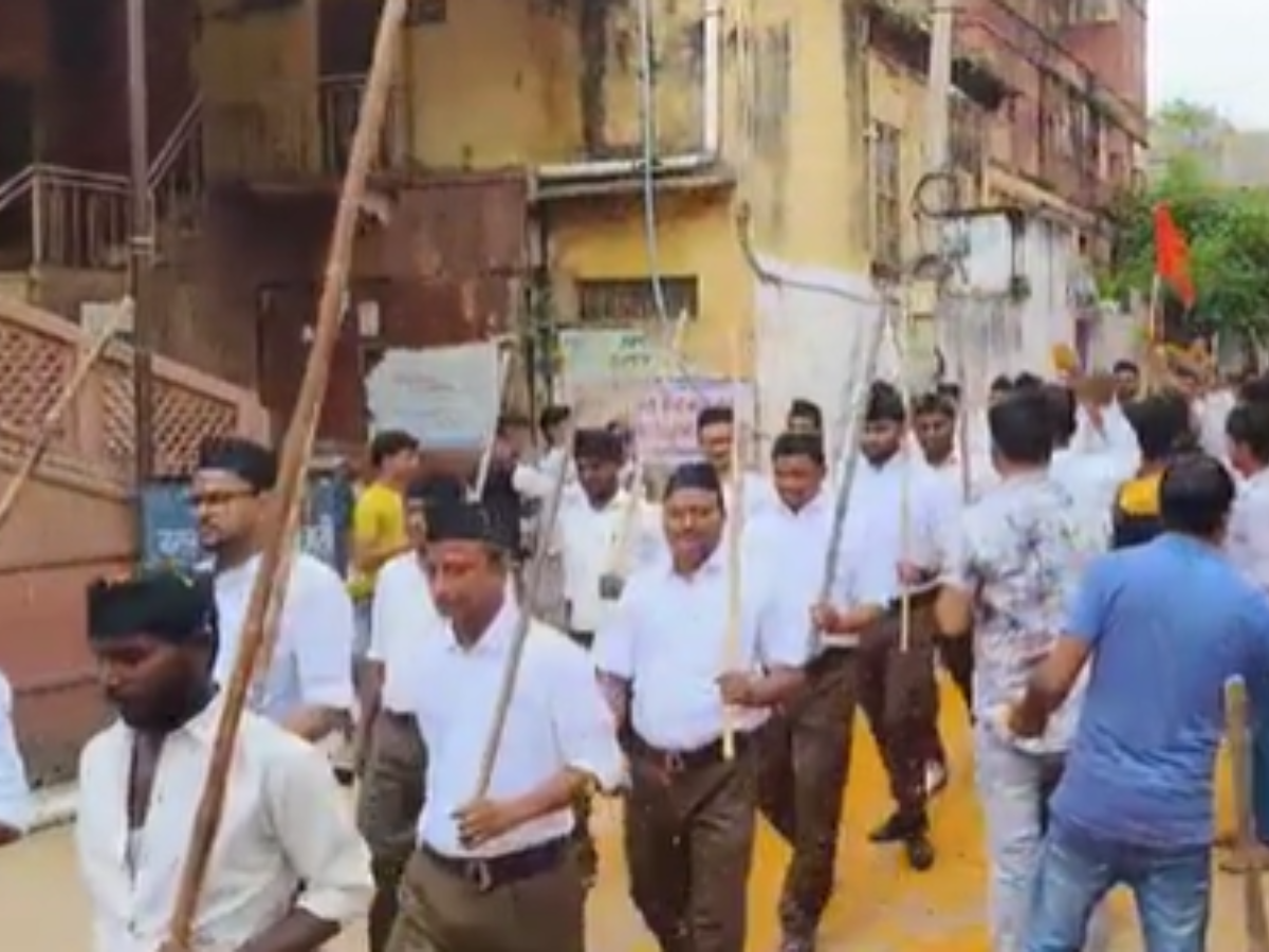 Bari News: विजयादशमी पर आरएसएस का पथ संचलन, संघ के 99 वर्ष पूरे, 100वें वर्ष में हर गांव में शाखा पहुंचाना लक्ष्य Bari News: विजयादशमी पर आरएसएस का पथ संचलन, संघ के 99 वर्ष पूरे, 100वें वर्ष में हर गांव में शाखा पहुंचाना लक्ष्य