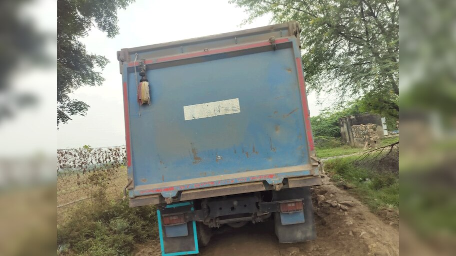 Sawai Madhopur News: अवैध बजरी परिवहन करते डंपर किया जब्त, चालक गिरफ्तार 