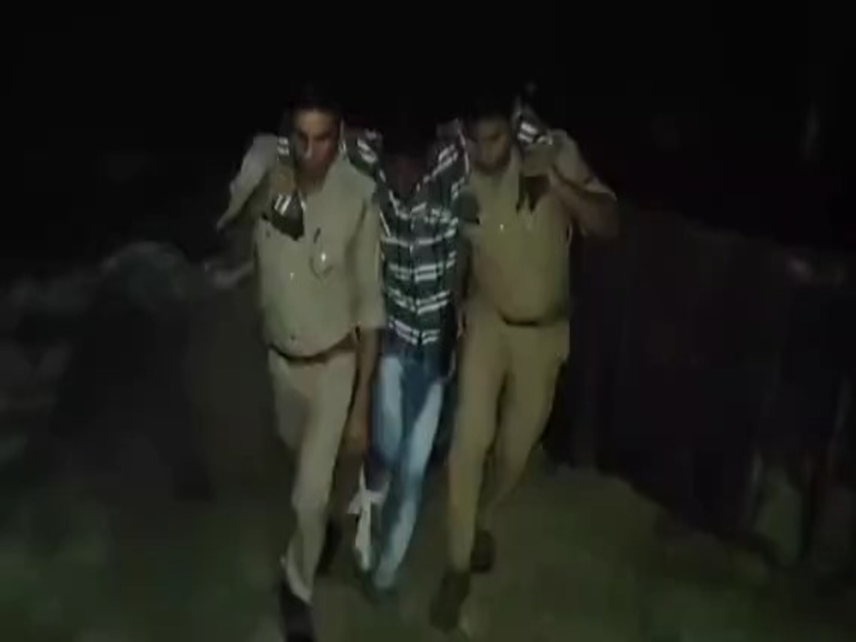 Ghaziabad News: सात वर्षीय बच्ची के साथ दुष्कर्म करने वाले आरोपी को पुलिस ने मुठभेड़ के बाद किया गिरफ्तार