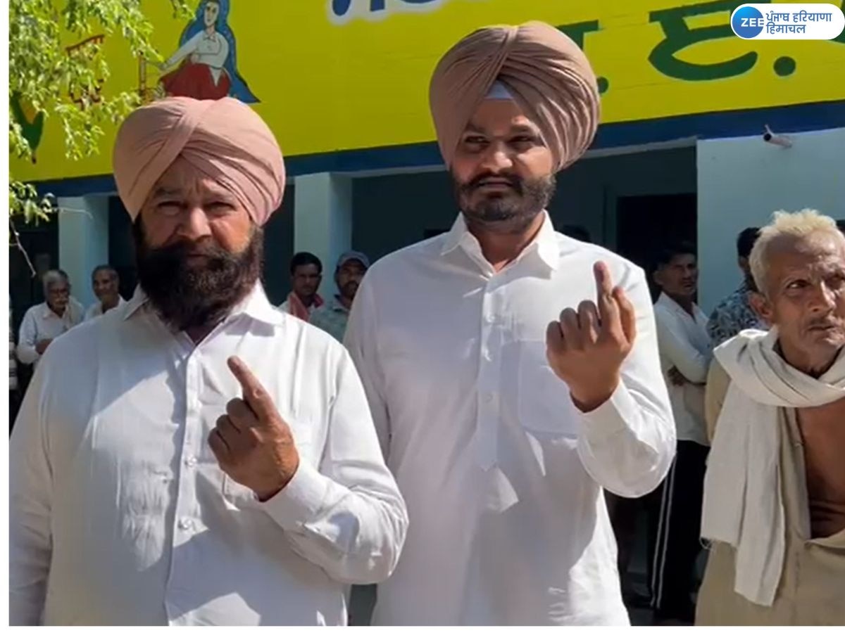 Panchayat Election: ਸ਼ੇਰ ਸਿੰਘ ਘੁਬਾਇਆ ਤੇ ਦਵਿੰਦਰ ਘੁਬਾਇਆ ਨੇ ਪਰਿਵਾਰ ਸਮੇਤ ਪਾਈ ਵੋਟ