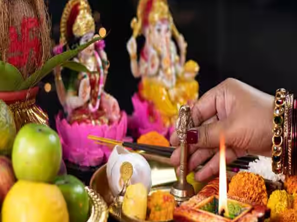 Diwali 2024: दिवाली पर लक्ष्मी पूजन के दौरान जरूर रखें पंचदेवता की मूर्ति, जानें क्या है पूजा विधि 