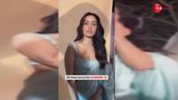 सिंपल साड़ी... डीपनेक ब्लाउज पहन Shraddha Kapoor ने दिए क्यूट पोज, सादगी देख...