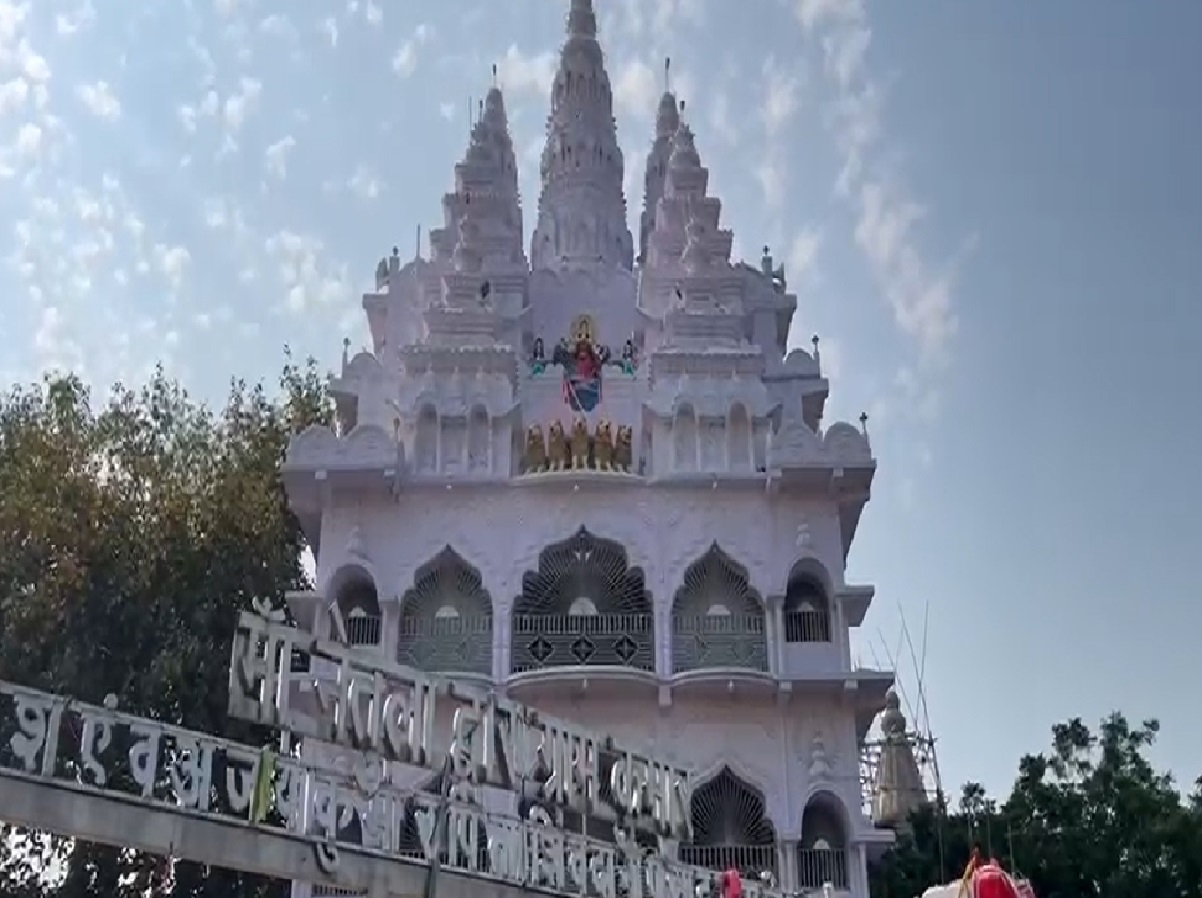 Netula Mata Mandir: मां नेतूला मंदिर प्रांगण में थूकना व्यक्ति को पड़ा काफी महंगा, गई आंखों की रोशनी और आवाज Netula Mata Mandir: मां नेतूला मंदिर प्रांगण में थूकना व्यक्ति को पड़ा काफी महंगा, गई आंखों की रोशनी और आवाज