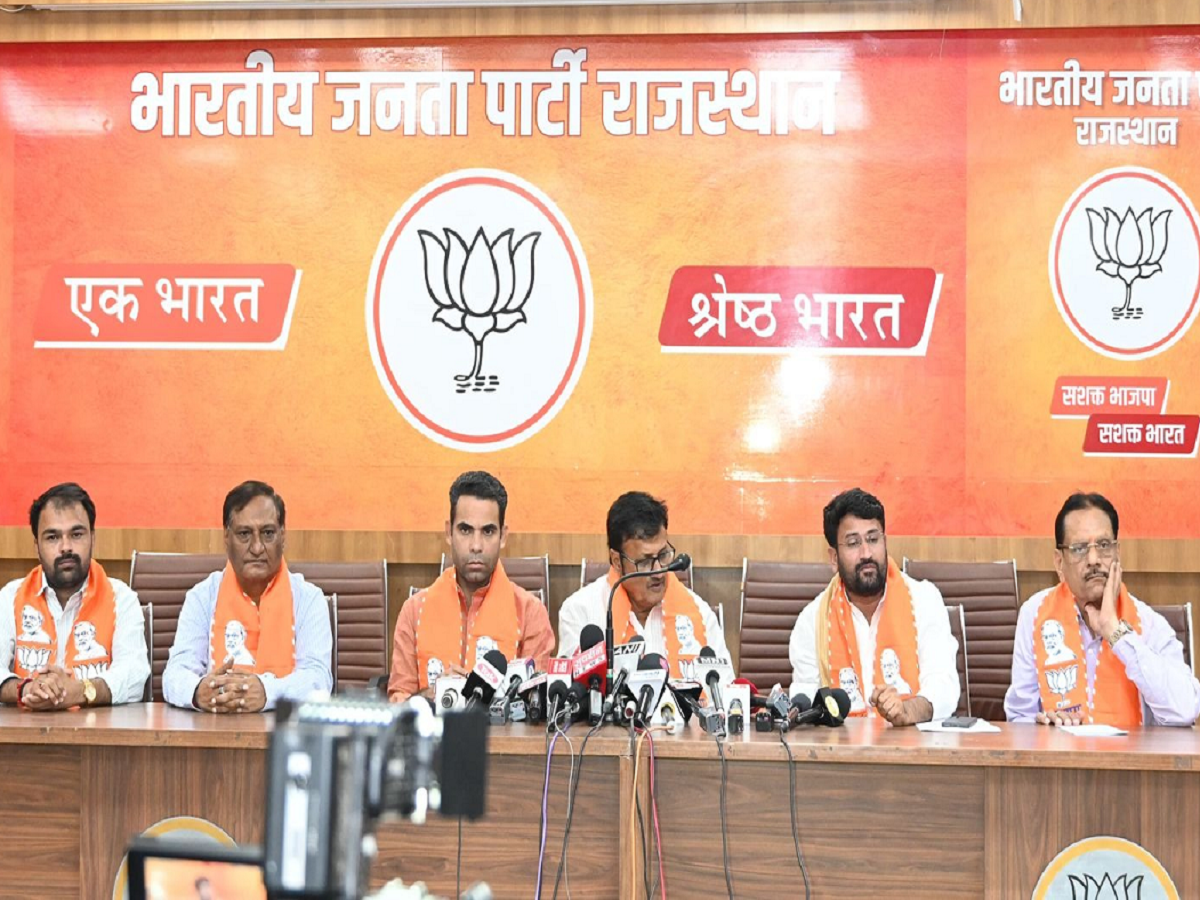Rajasthan News: सरकार ने भर्तियों का 2 साल का कैलेंडर किया जारी, राठौड़ बोले - अब बिना खर्ची और पर्ची के मिलेगी नौकरी Rajasthan News: सरकार ने भर्तियों का 2 साल का कैलेंडर किया जारी, राठौड़ बोले - अब बिना खर्ची और पर्ची के मिलेगी नौकरी