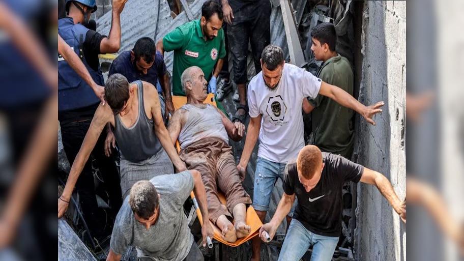 Gaza War Update: जबालिया रिफ्यूजी कैंप पर इजरायल ने की भीषण बमबारी, 55 की मौत