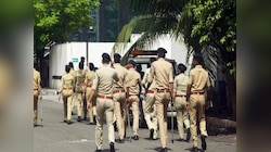 Gopalganj: जिसने कोर्ट परिसर में चलाई गोली, उस पर पुलिस कस्टडी में फायरिंग, हुआ घायल