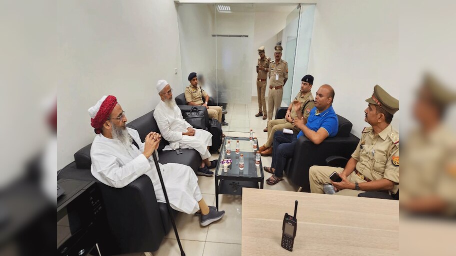 Bahraich Violence: हिंसा पीड़ितों से मिलने जा रहा जमीयत का डेलिगेशन हिरासत में, एकतरफा कार्रवाई के आरोप