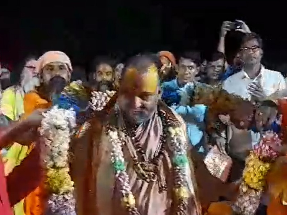 Sikar News: श्रीअग्रपीठाधीश्वर राजेन्द्र दास महाराज आए फतेहपुर, जगह जगह हुआ स्वागत सम्मान 