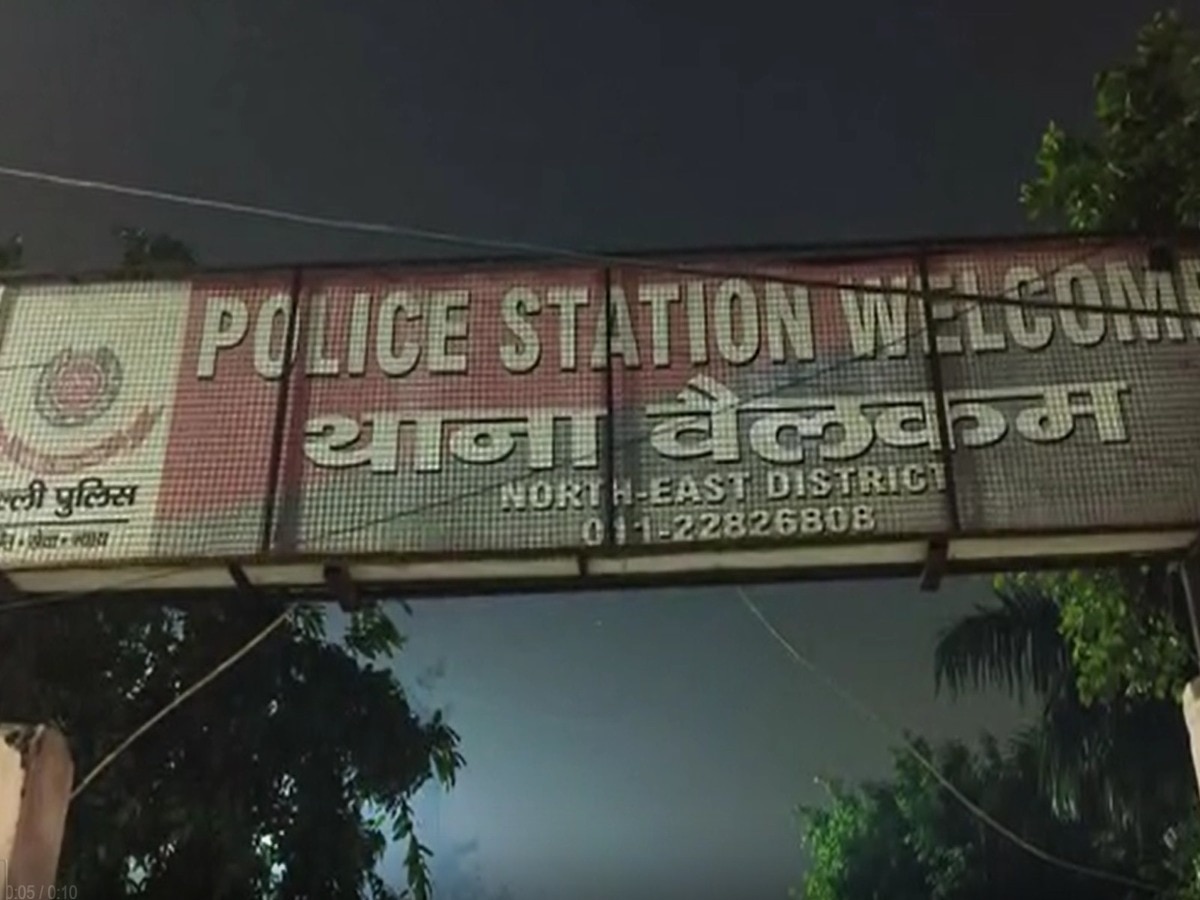 Delhi Crime: वेलकम और गाजीपुर की मुल्ला कालोनी में पथराव, सीलमपुर में युवक पर चापड़ से हमला