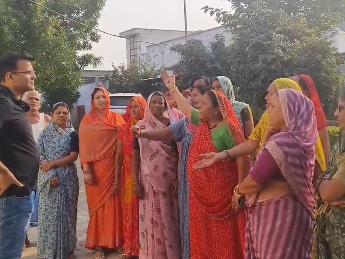 Sawai Madhopur News: चौथ का बरवाड़ा में पानी की समस्या बढ़ी, आक्रोशित महिलाओं ने की एसडीएम कार्यालय पर नारेबाजी