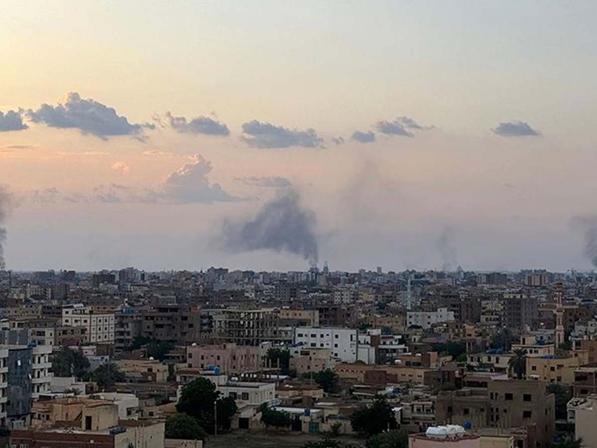 Sudan Attack: सूडान में मस्जिद पर बड़ा हमला! 31 लोगों की हुई मौत कई जख्मी Sudan Attack: सूडान में मस्जिद पर बड़ा हमला! 31 लोगों की हुई मौत कई जख्मी