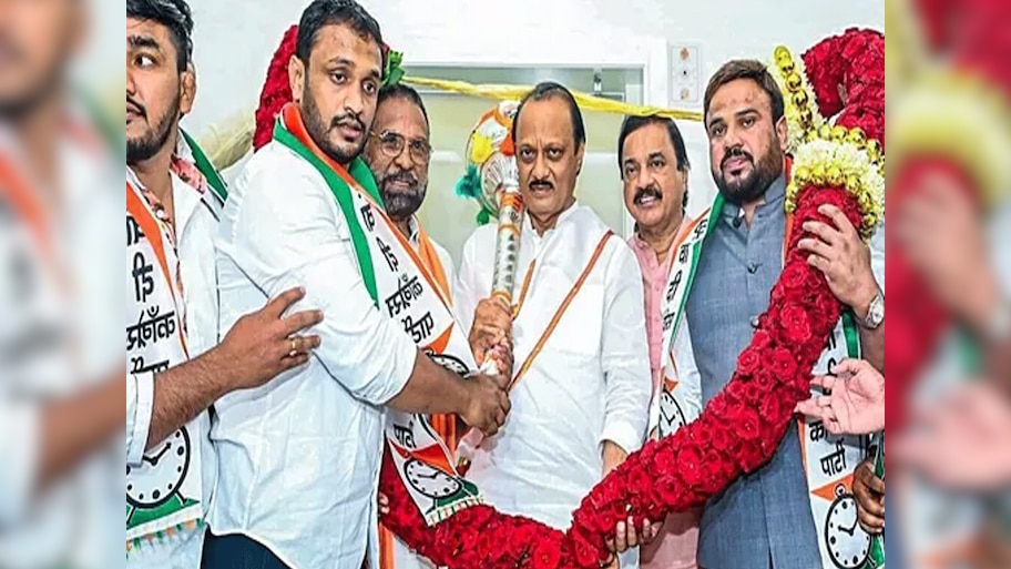 अजित पवार बारामती से तो छगन भुजबल येओला से लड़ेंगे चुनाव, NCP ने जारी की 38 उम्मीदवारों की पहली लिस्ट