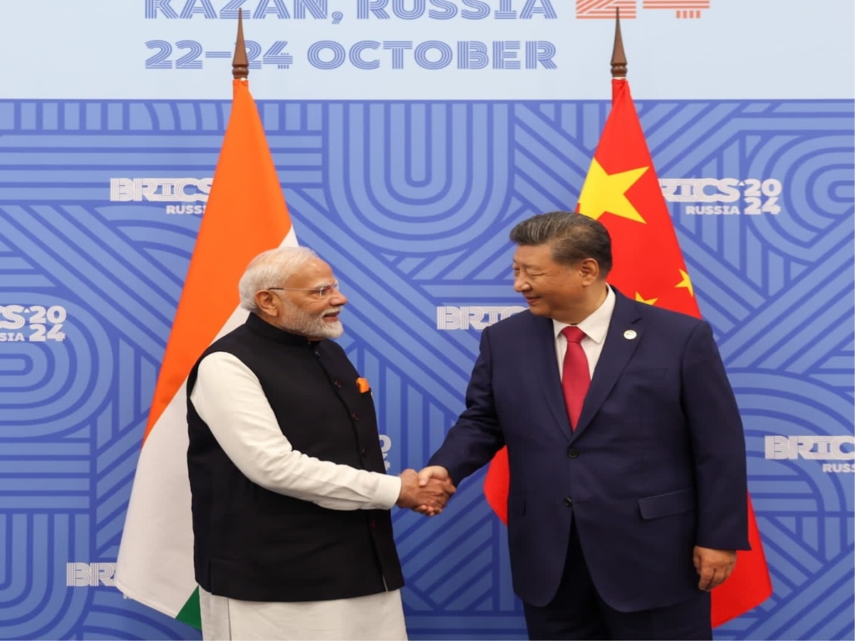 PM Modi and XI Jinping meeting