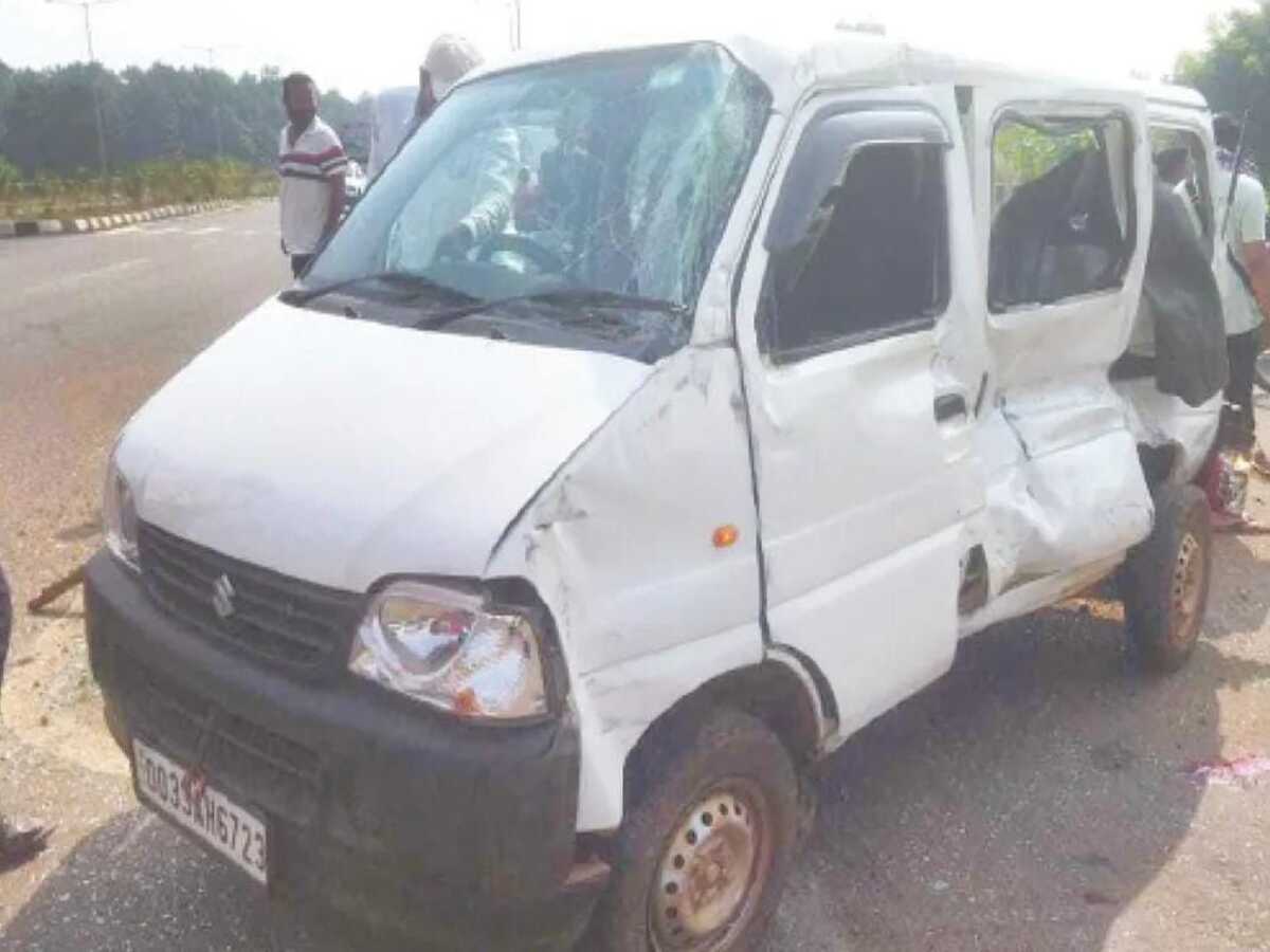 ଡାକ୍ତରଖାନା ଯିବା ବାଟରେ ଟ୍ରକ୍ ଧକ୍କାରେ ରୋଗୀ ମୃତ ଡାକ୍ତରଖାନା ଯିବା ବାଟରେ ଟ୍ରକ୍ ଧକ୍କାରେ ରୋଗୀ ମୃତ