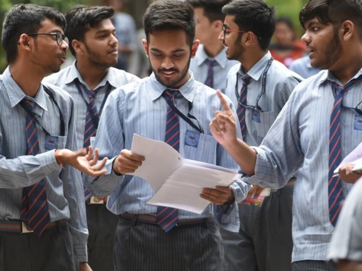 कक्षा 10वीं के छात्रों के लिए घटाए गए पासिंग मार्क्स, अब 20 Marks लाने पर भी हो जाएंगे पास