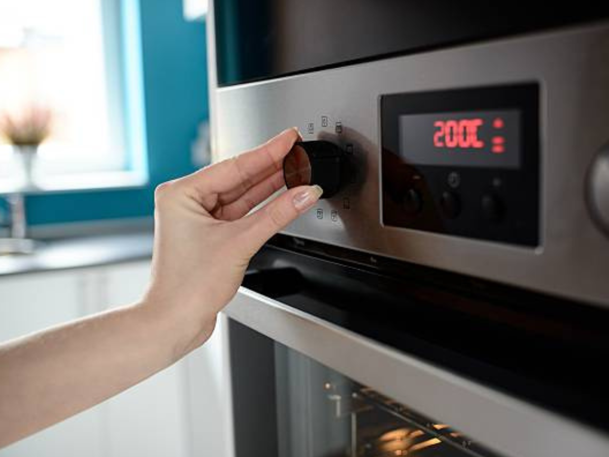 कनाडा में भारतीय लड़की की मौत, वॉक-इन ओवन में धधकते हुए मिले शरीर के अंग